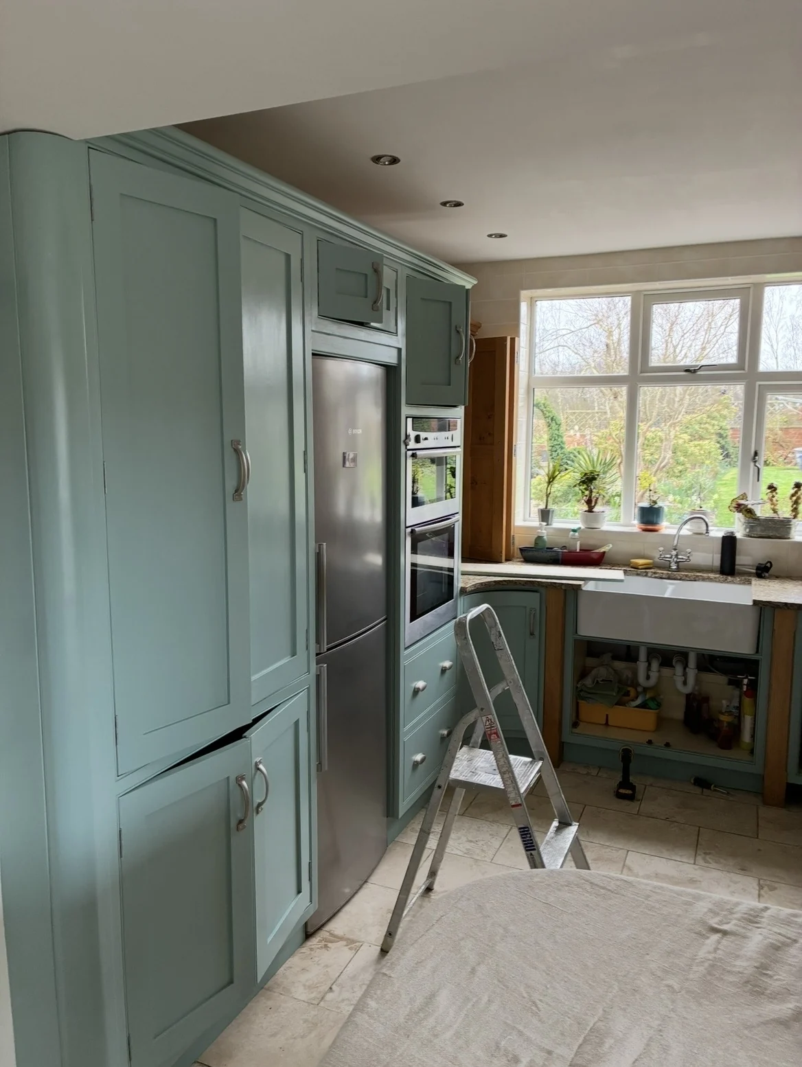 Green kitchen during on-site work